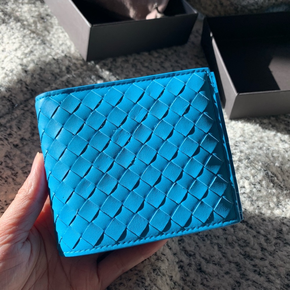 NWT Bottega Veneta Introciato Leather Wallet